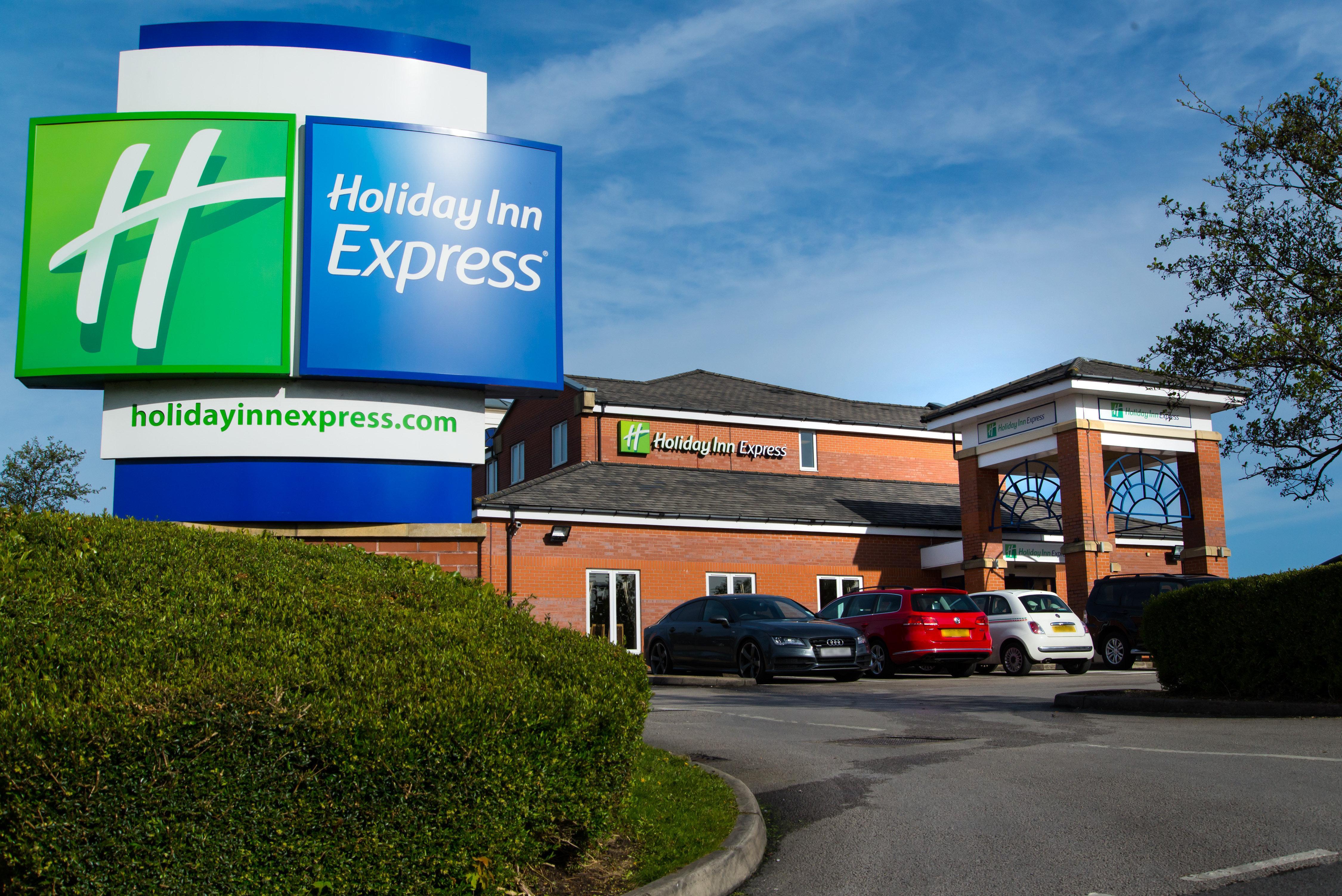 Holiday Inn Express Manchester East, An Ihg Hotel Exterior photo